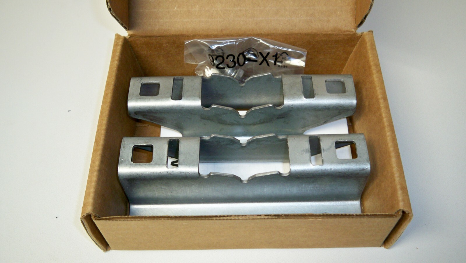 *NEW* Ericsson SXK1092157/4 Base Bracket Kit for Street Marco