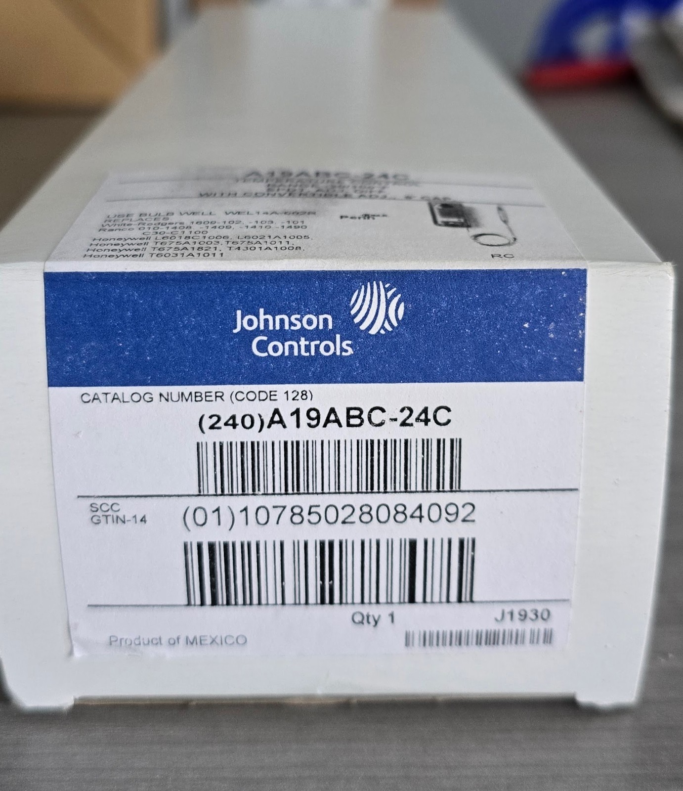 JOHNSON CONTROLS A19ABC-24C / A19ABC24C New In Box. Cat #128