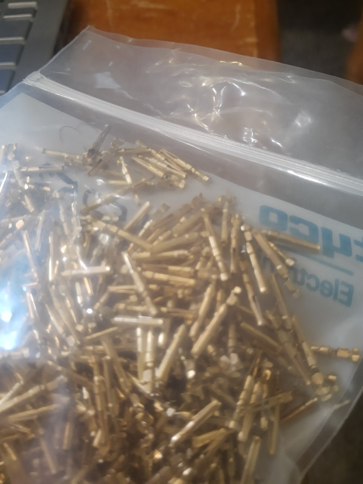 NEW LOT of 100 Socket Contact Gold Crimp 22-26 AWG Stamped # AMP 745253-6