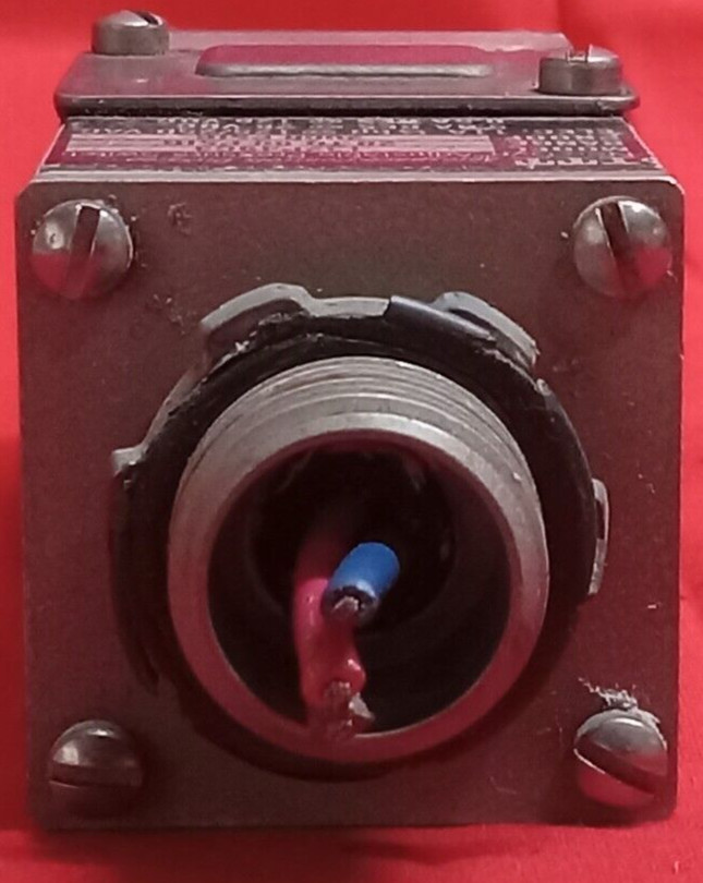 ITT AEROSPACE CONTROLS DIVISION NEO-DYN ADJUSTABLE PRESSURE SWITCH 132P49C3