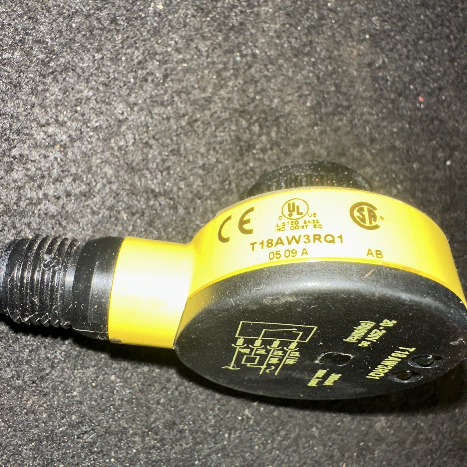 BANNER T18AW3RQ1 PHOTOELECTRIC SENSOR 20-250VAC 50/60HZ (st733)
