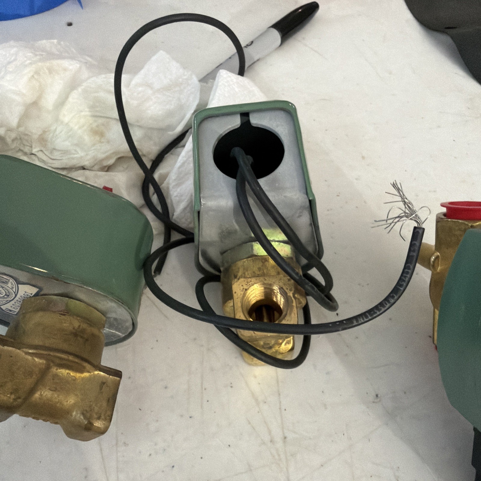 New ASCO VALVE Lot (1)3/8 And (2) 1/4 Propane 120vac
