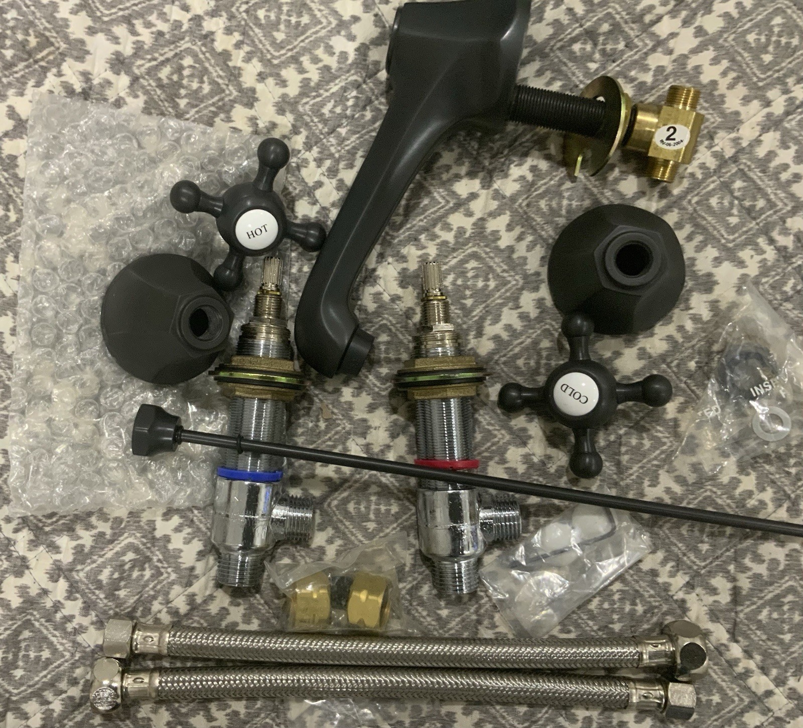 Huntington Brass Remington 8″ Widespread Bathroom Sink Faucet 1.2 GPM