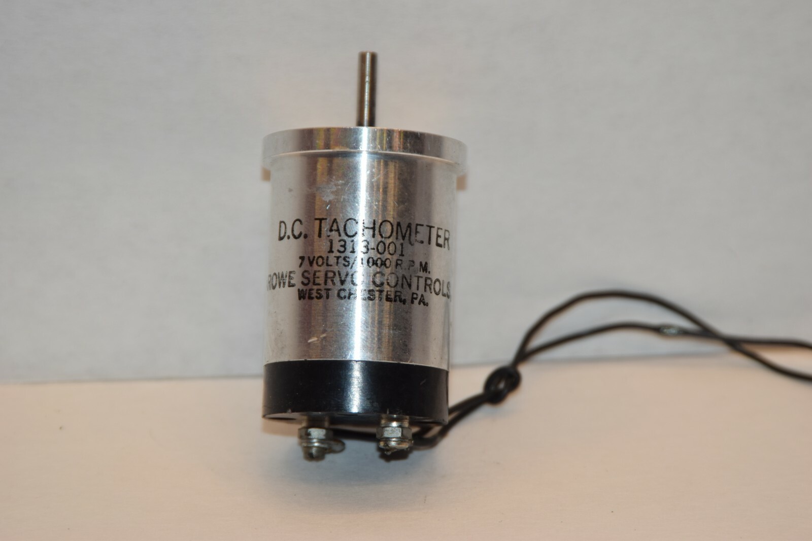 HAROWE SERVO 1313-001 7V 1000rpm DC TACHOMETER