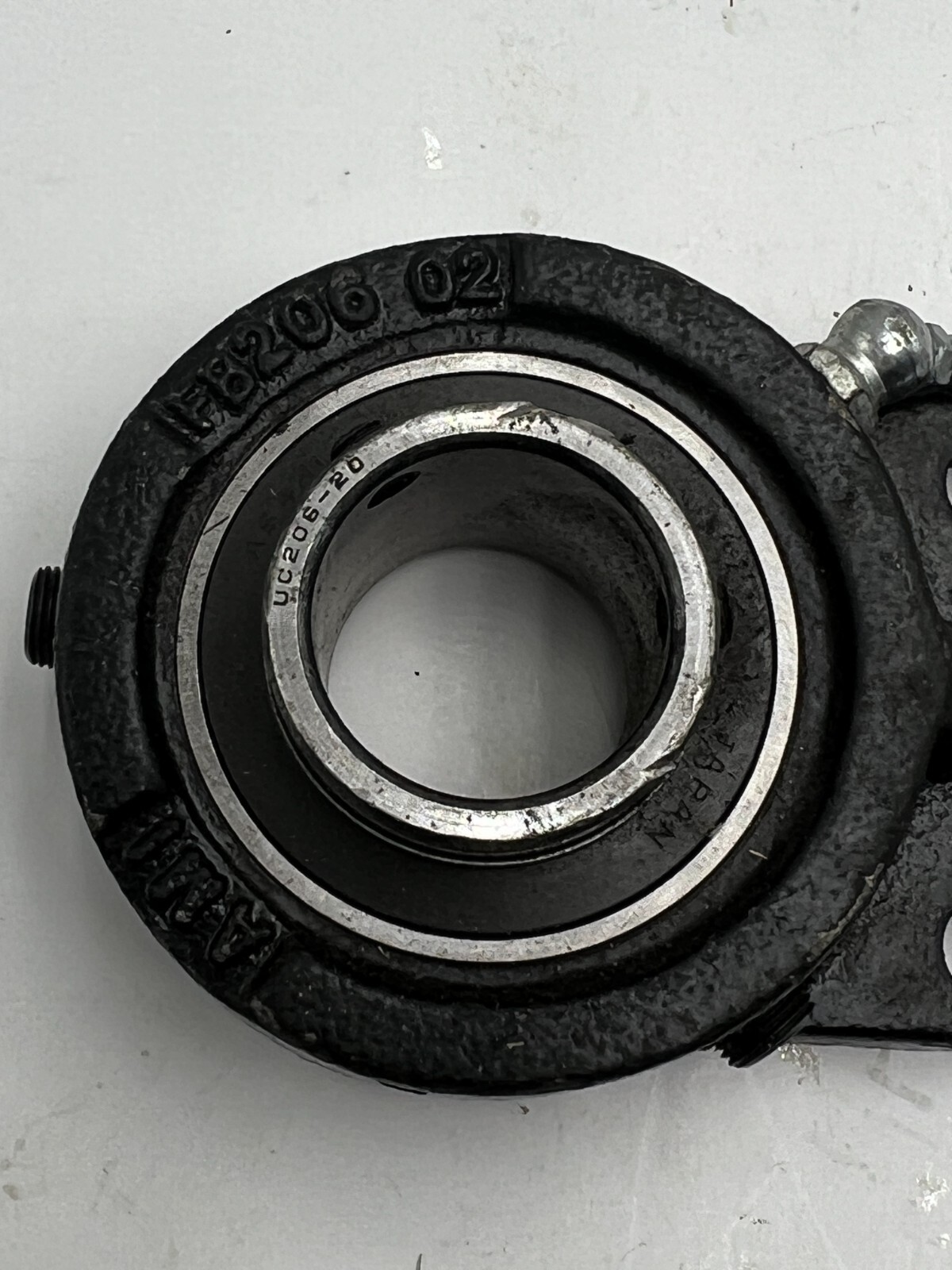 AMI FB206-02 HOUSING UNIT W/ UC206-20 BEARING 2J B
