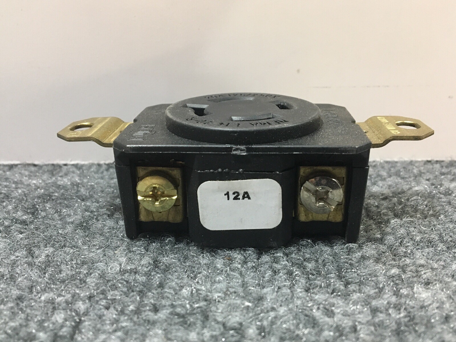 NEW Pass & Seymour L520-R Turnlok Receptacle 20A 125V