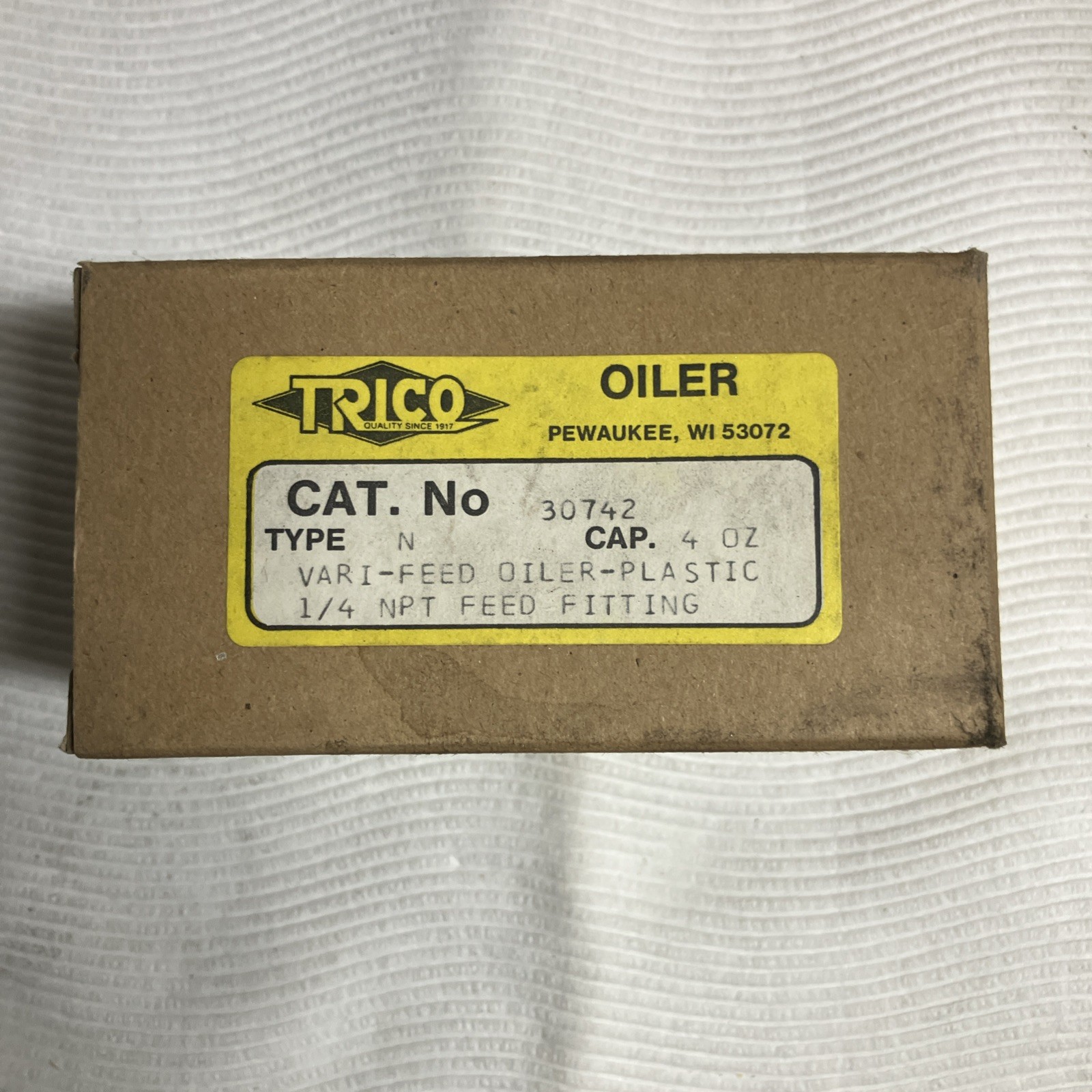 TRICO 30742 4 OZ. N OILER 1/4 FITTING **NOS**