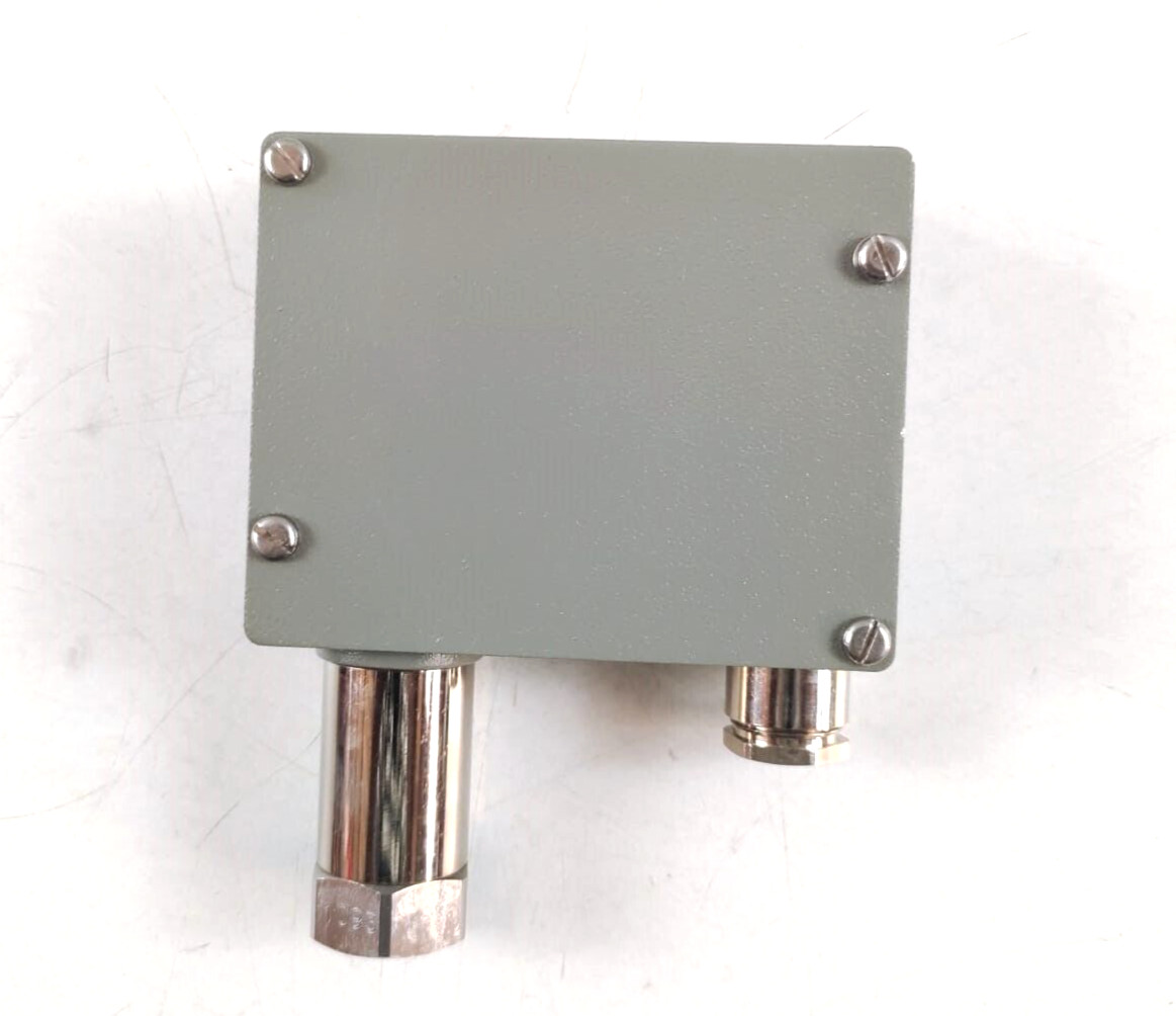 Trafag 8202 Pressure Transmitter Range: 0…2.5 bar, Max. Range: 6 bar, 10…36 Vdc