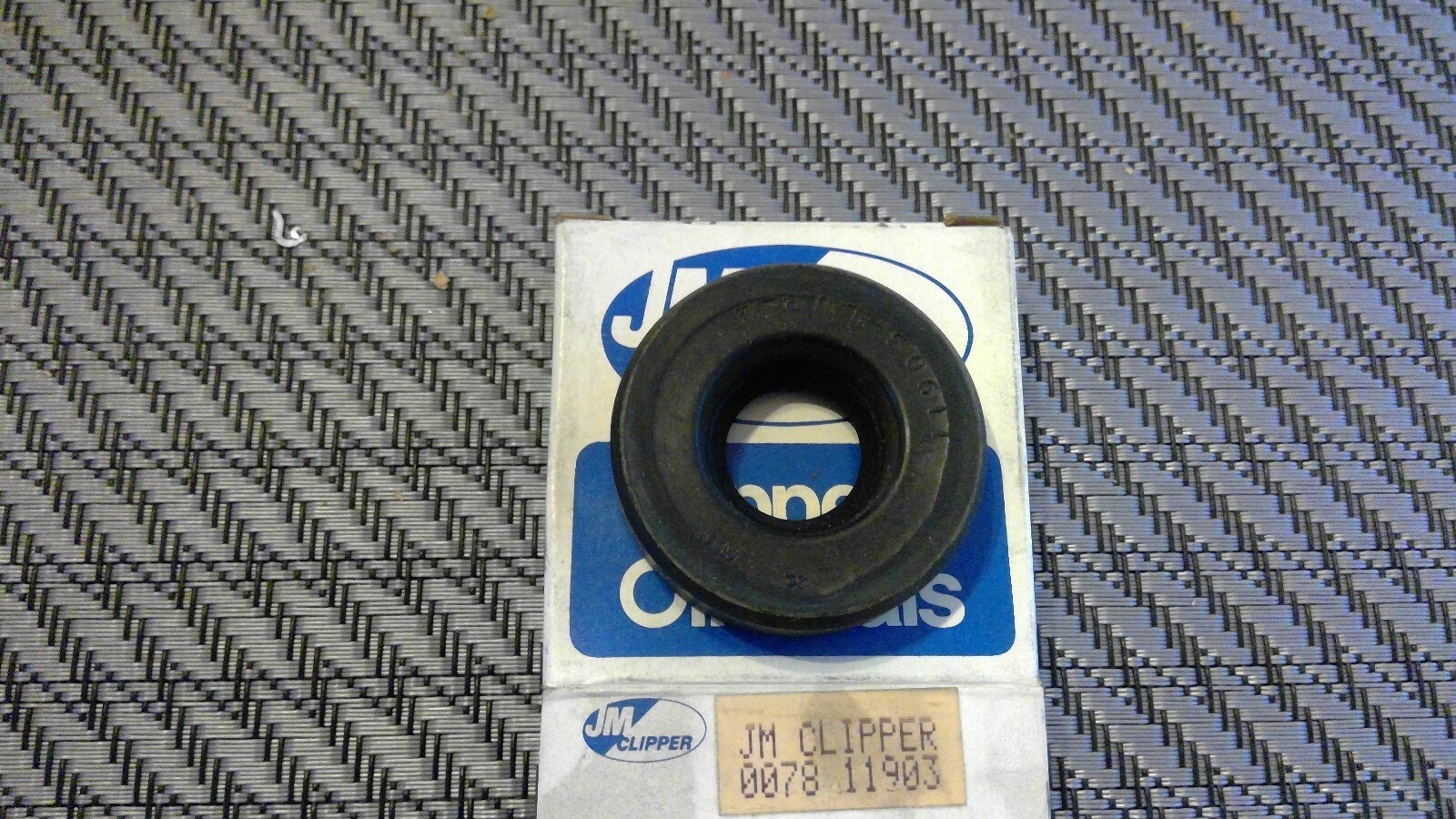 NEW JM CLIPPER 0078-11903 OIL SEAL –Free Shipping!!!