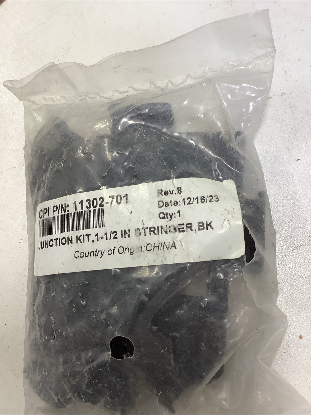 CHATSWORTH PRODUCTS 11302-701 JUNCTION KIT, 1-1/2″ STRINGER