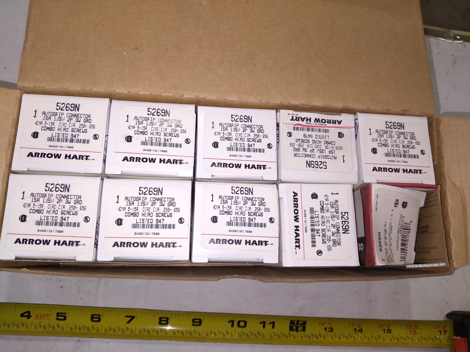 COOPER CROUSE arrow hart 5269N AUTOGRIP CONNECTOR 15A 125V 2P 3W GRD ‘5 IN BOX’