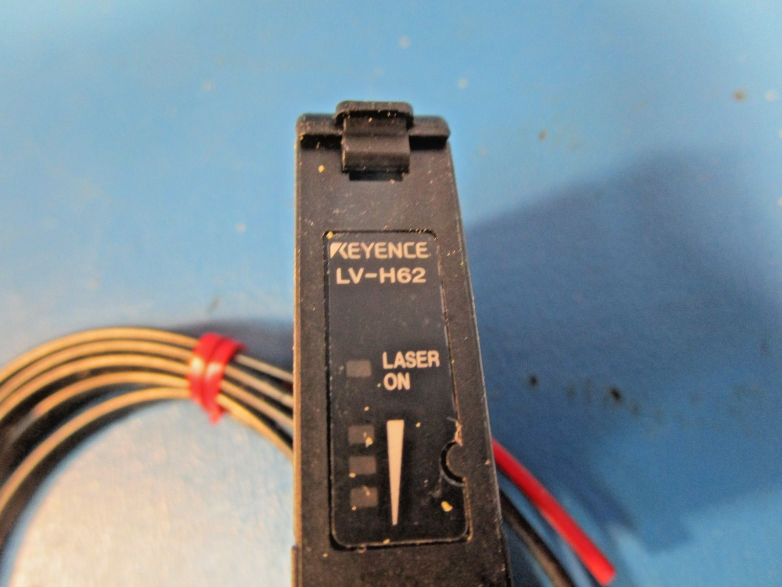 Keyence LV-H62, Retro-Reflective Sensor Head, Spot Type, Standard, Red Laser