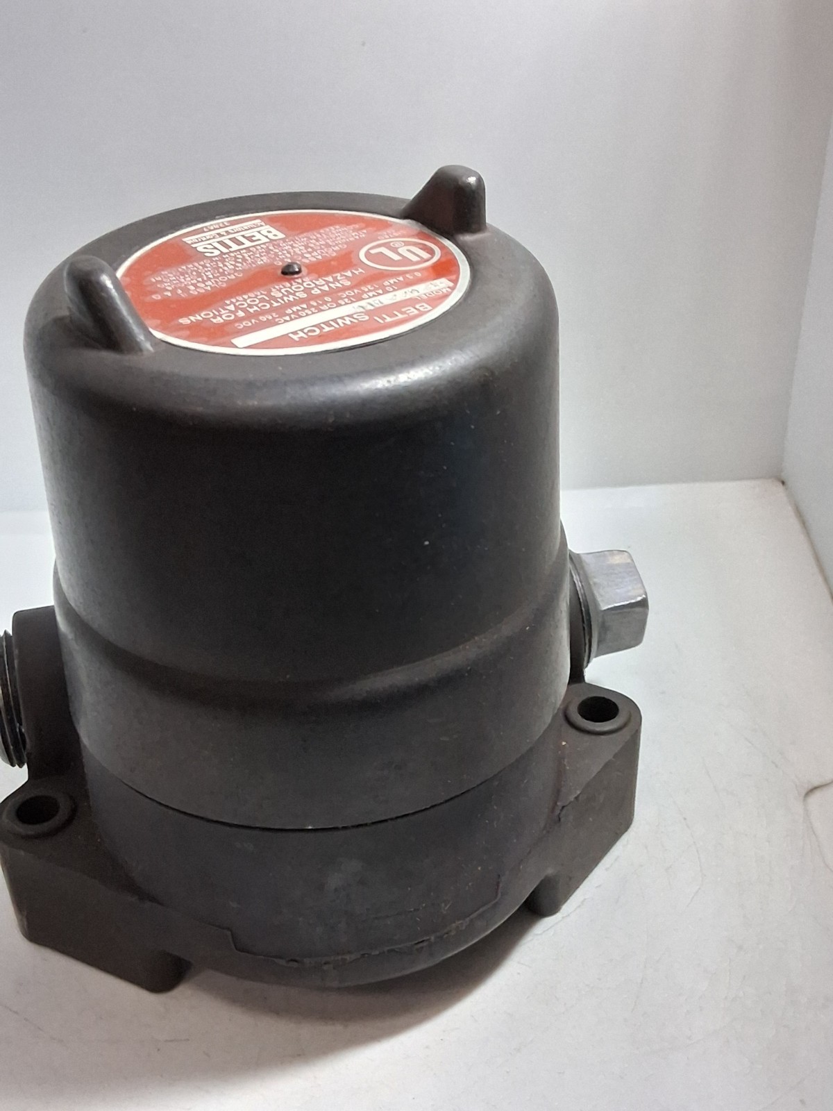 BETTI 3R 022 AFC SNAP SWITCH 0.3AMP 125VDC 0.15A 250VDC HAZARDOUS LOCATION NNB