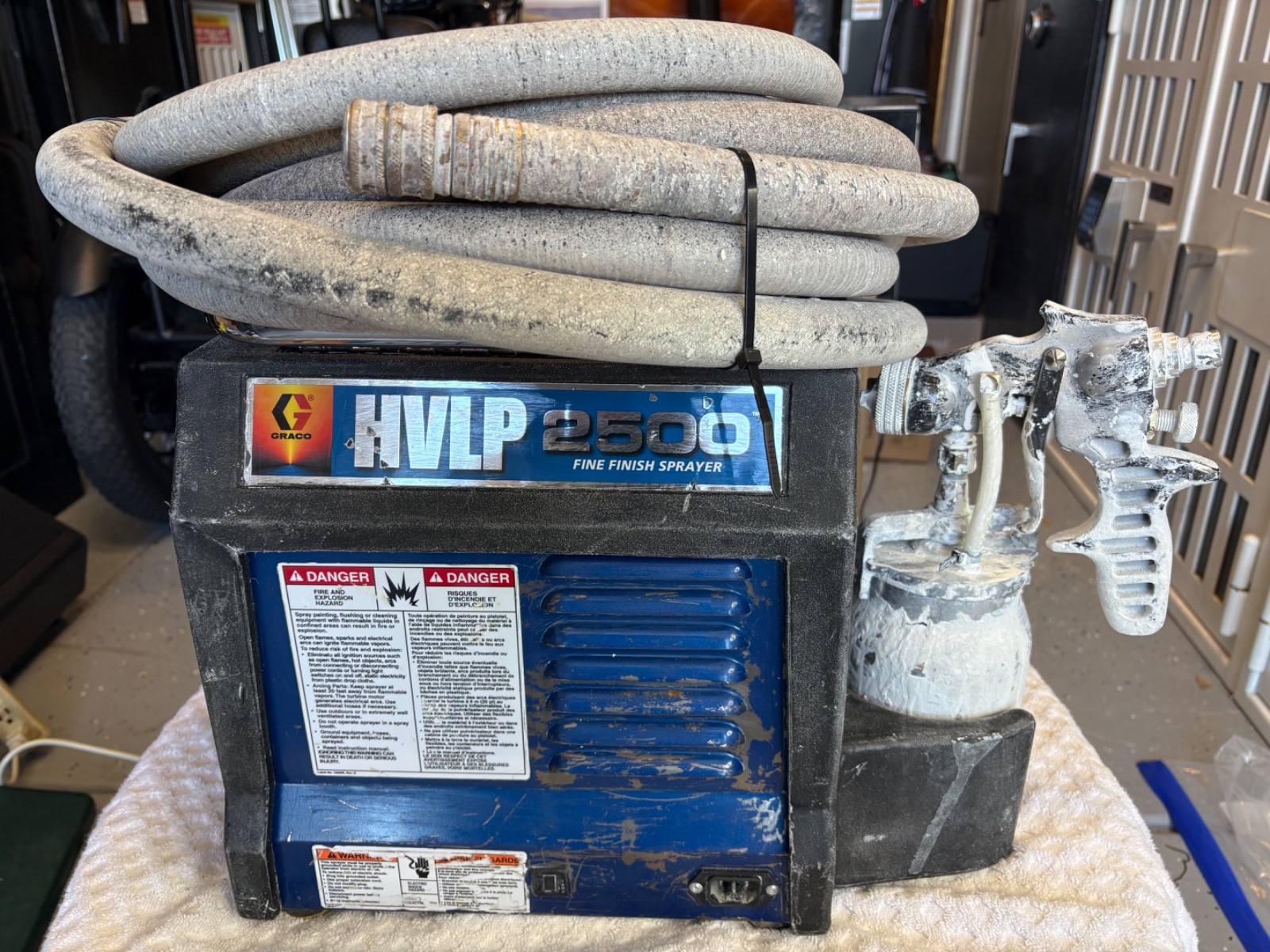 GRACO Finish Pro HVLP 2500 Paint Sprayer with hose and sprayer. Free shipping.