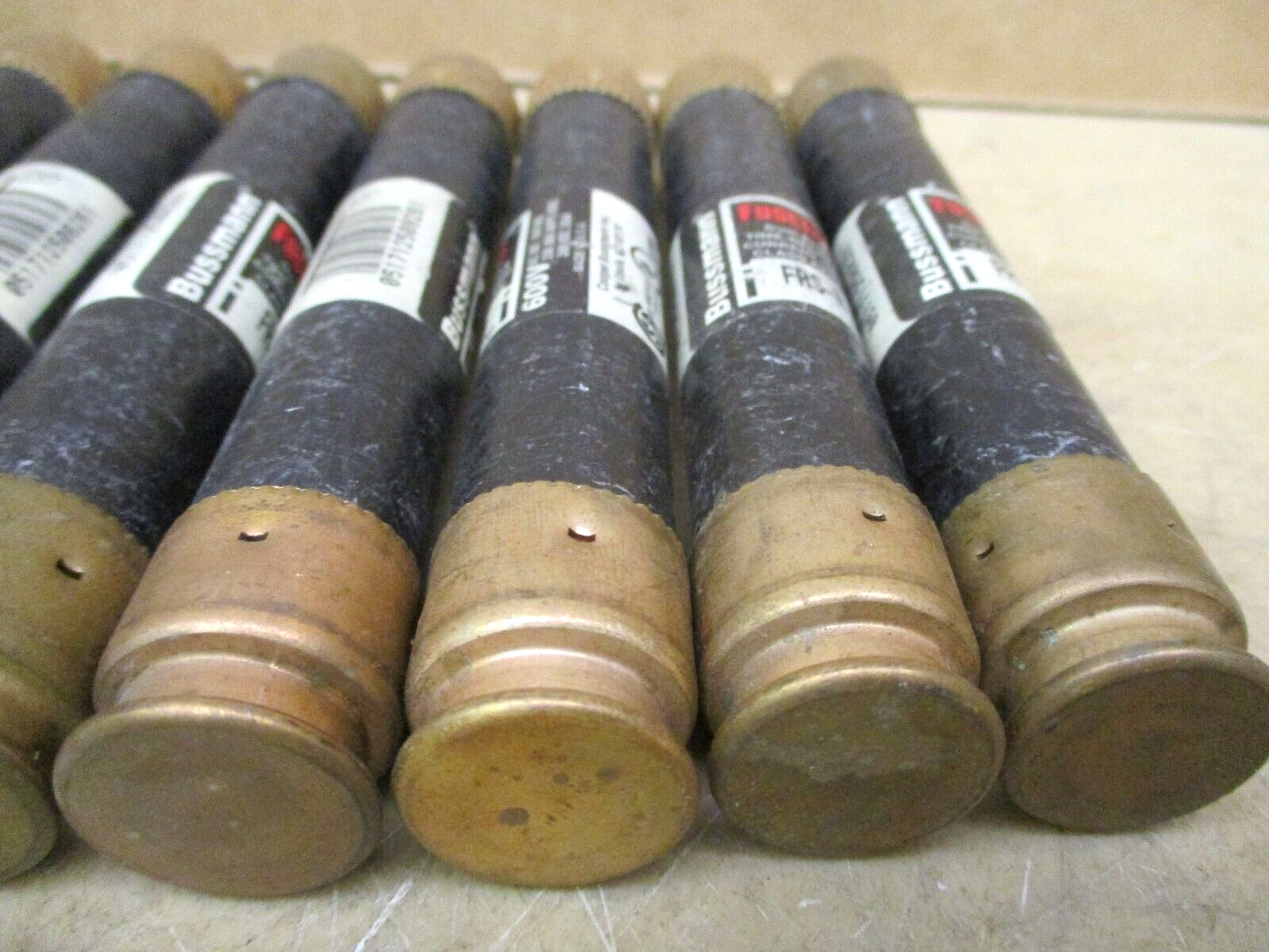 Cooper Bussmann Fusetron FRS-R-8 Fuse Lot of 12 Pieces 48221ISU