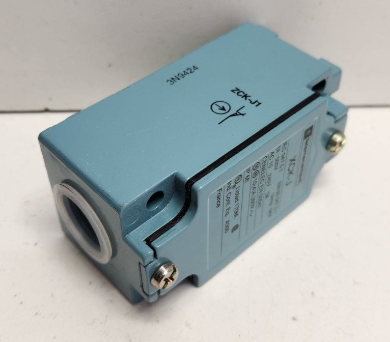 NEW NO BOX! TELEMECNAIQUE 3A 250V LIMIT SWITCH XCK-J1