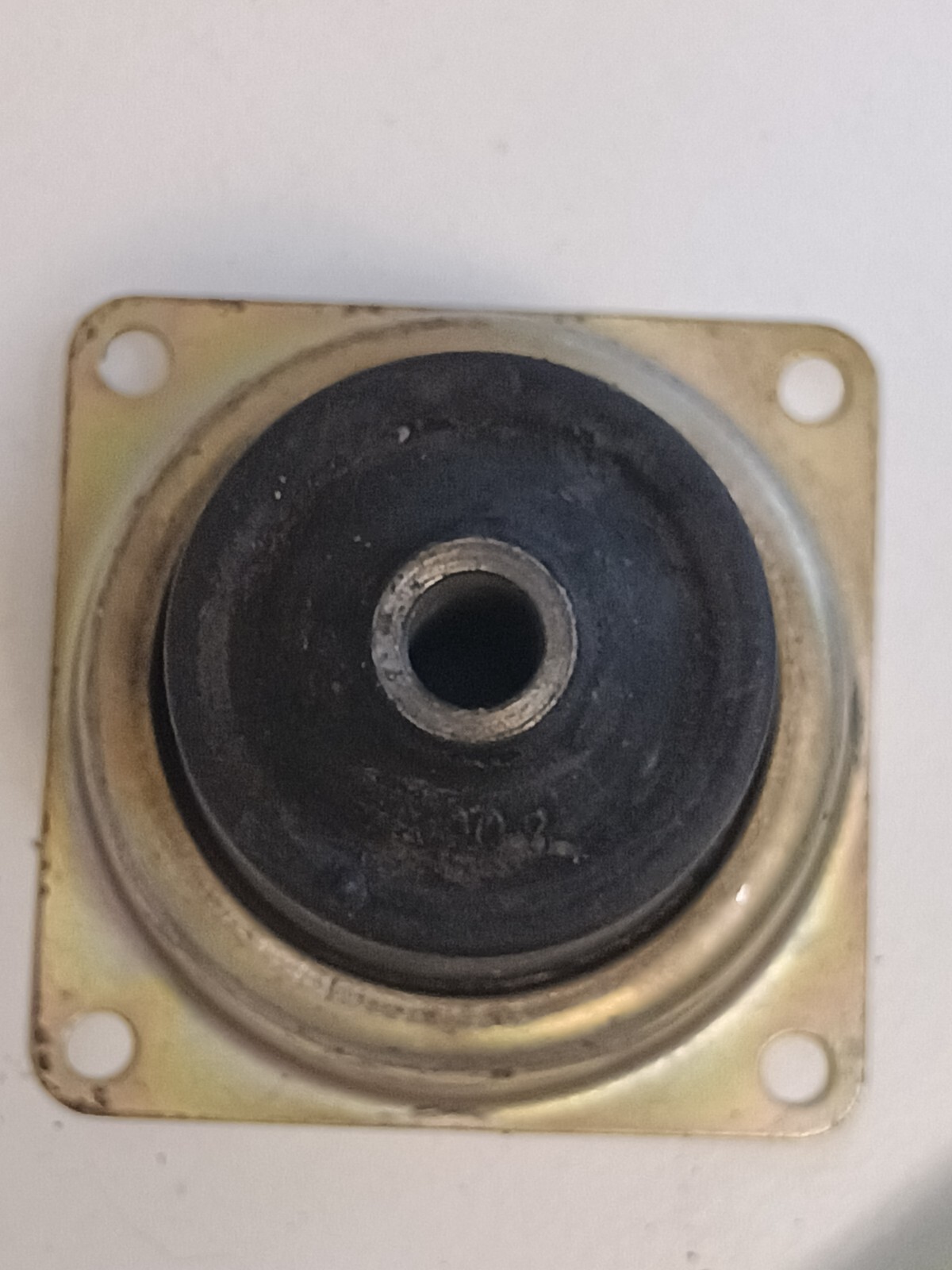 3″ x 3″ x 2.38″ bolt down vibration damping dampening mount 6008K71 90 lb