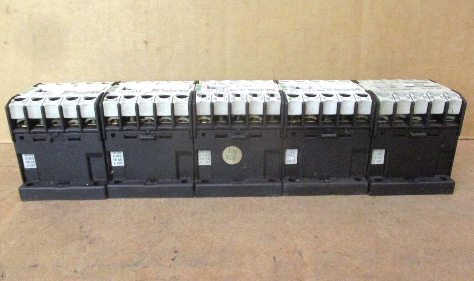 Klockner Moeller Contactors DIL EM-10 ER22-GI ER-31 ER-40 Lot of 5 Pcs 50097HM