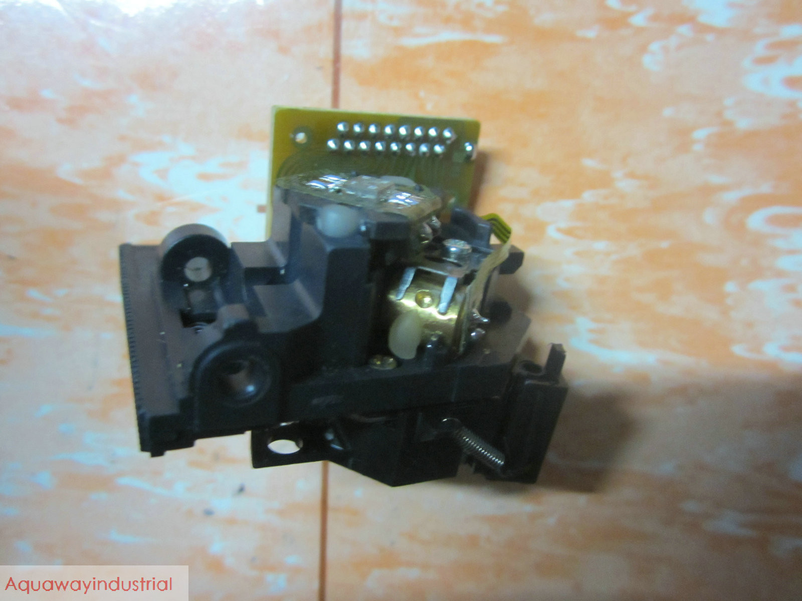 1pcs New Laser Lens Optical Pickup KSS-213F KSS 213F For Car CD VCD Player