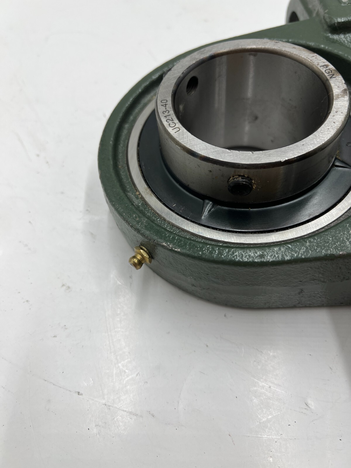 PGN P213 UC213-40 2-BOLT BASE PILLOW BLOCK BALL BEARING