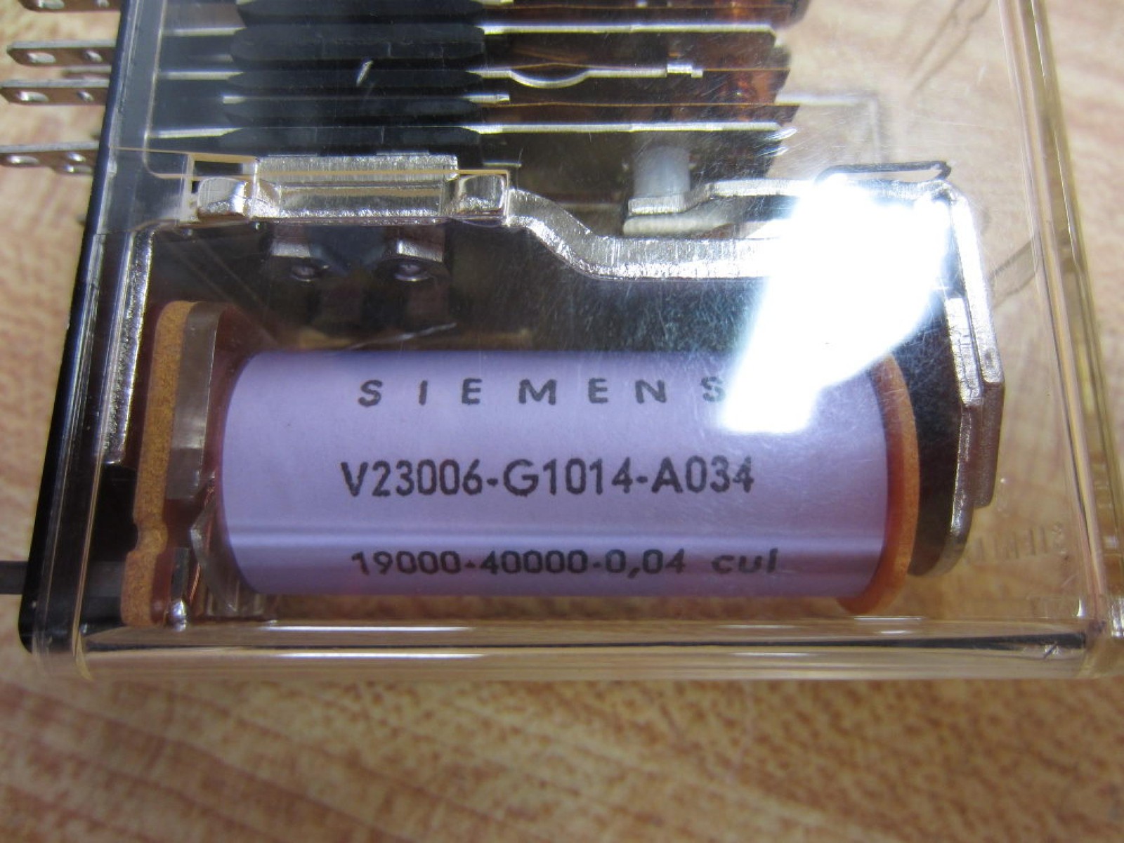 Siemens V23006-G1014-A034 Relay V23006G1014A034