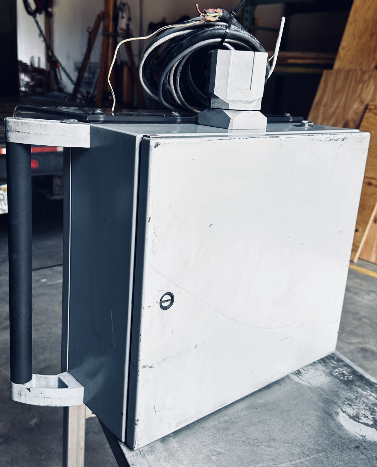 Pro-face GP-4501T HMI panel with Hoffman HMI station with 2 Pendent arms