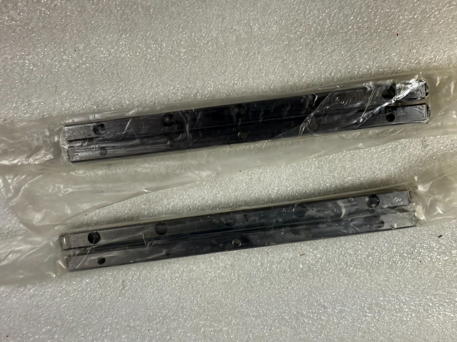 IKO CRW4-200 Crossed Roller Guide Way NEW OPEN BOX