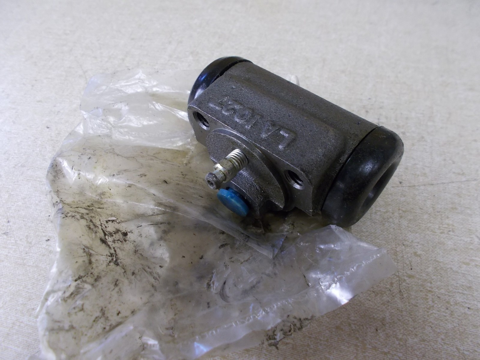 NEW Wheel Cylinder LA1027 *FREE SHIPPING*