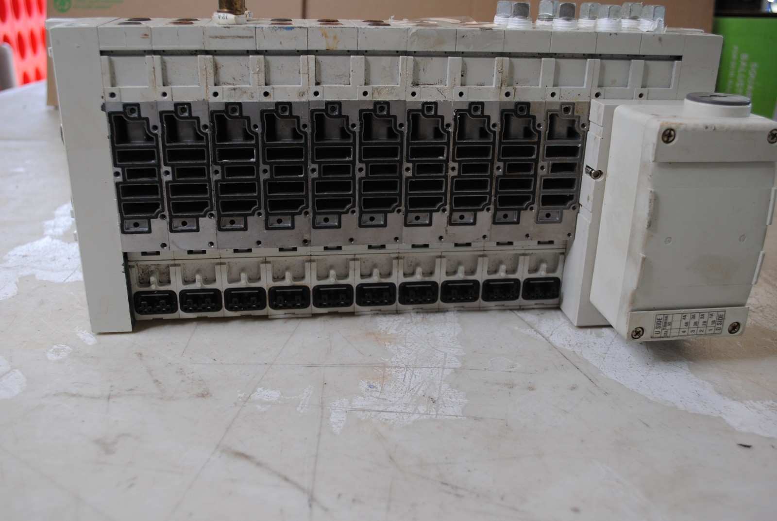 SMC Plug-In Manifold Used Working Condition Free Shipping