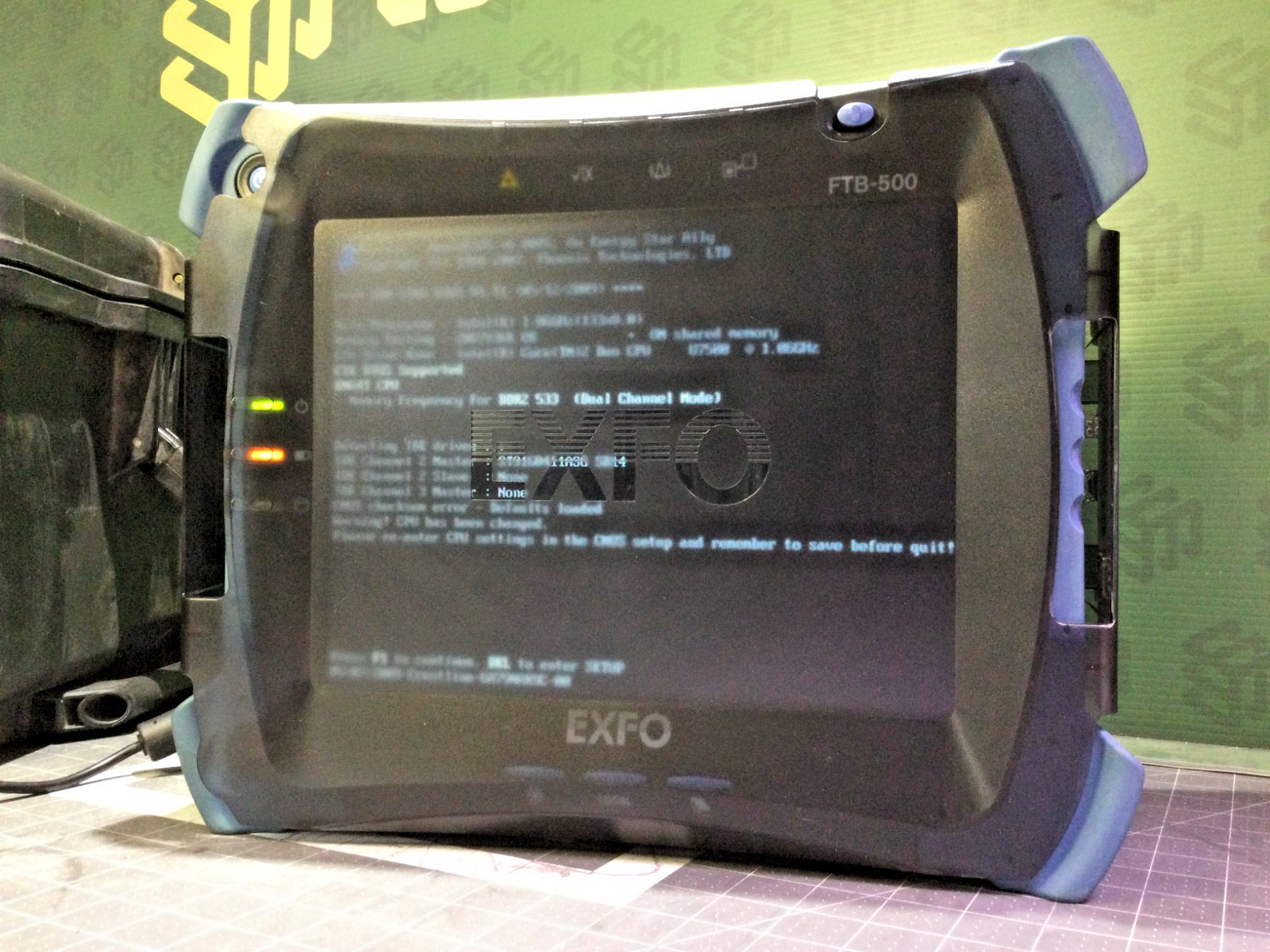 EXFO FTB-500-S1-QTR Portable Optical Network Test Platform w/ FTB-8510B Module