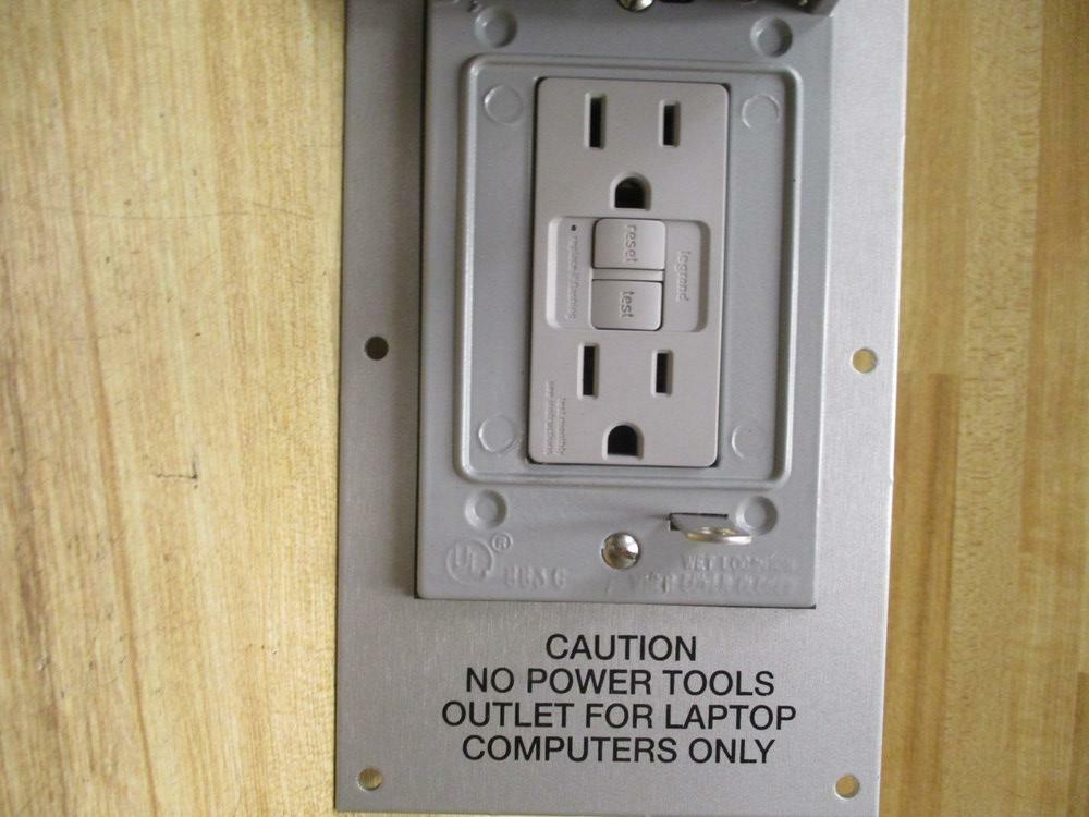 Weco CRBG3-DEMATIC-20 Duplex Receptacle CRBG3DEMATIC20