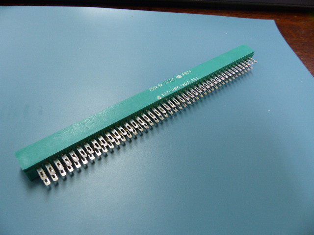 EDAC 307-086-500-201 Qty of 2 per Lot CARDEDGE LO PRO 86POS .156 GRN EDAC