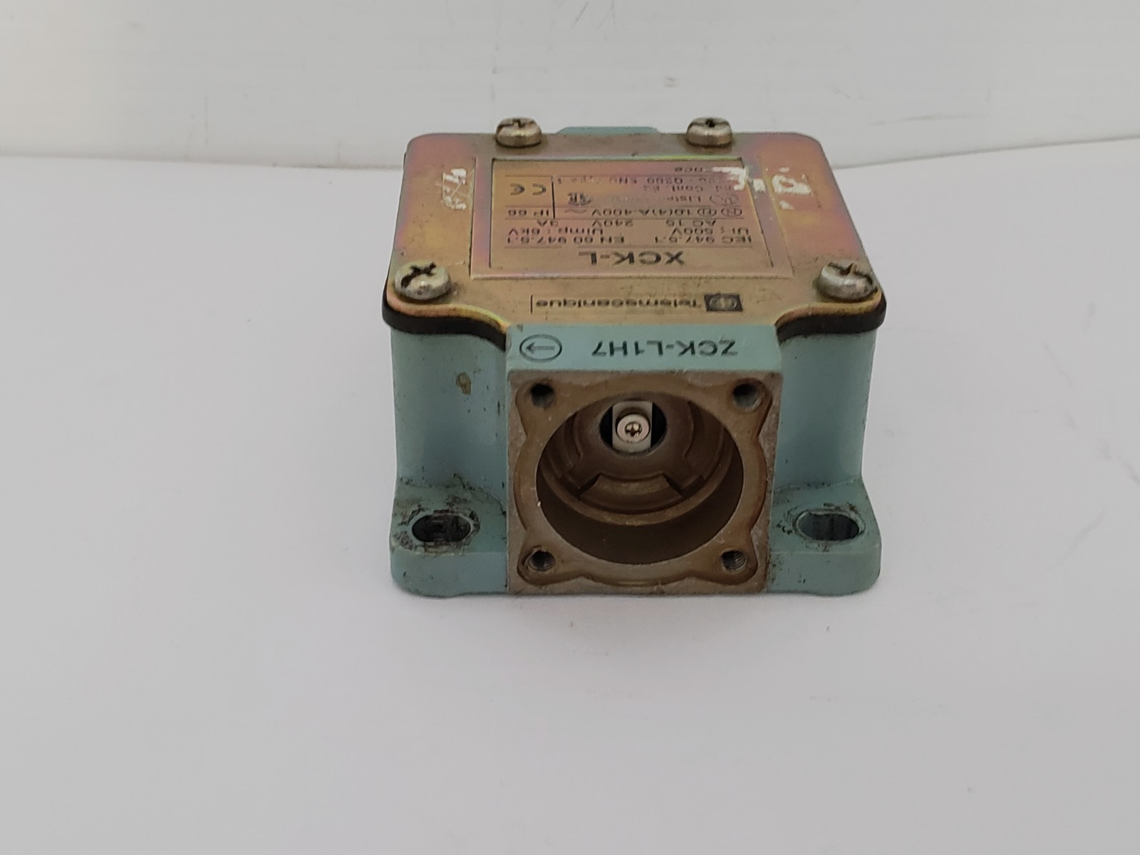 TELEMECANIQUE ZCK-L1H7 LIMIT SWITCH BODY