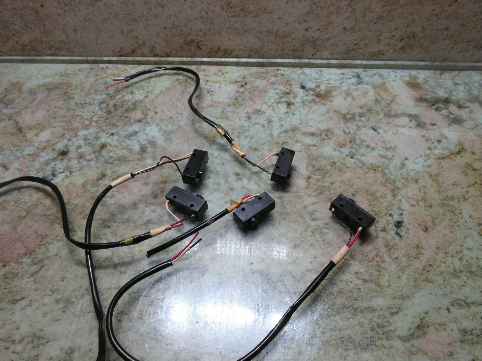MORI SEIKI MV40 CNC VERTICAL MILL TURRET TOOL ATC CAROUSEL LIMIT SWITCH EACH 1