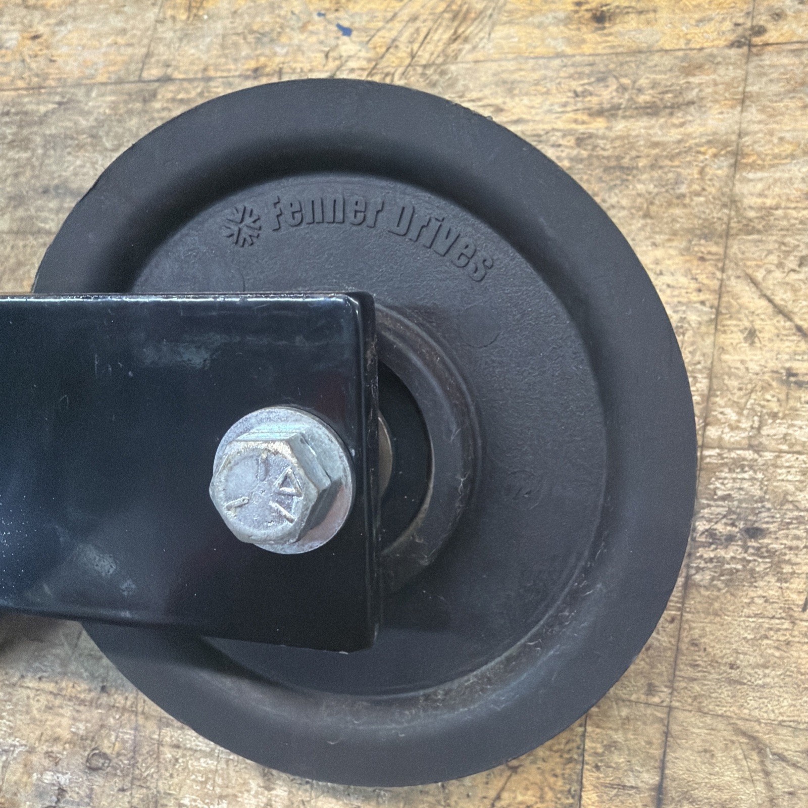 LOT OF 2 FENNER DRIVES ROUND BELT IDLER PULLEY 1/4 CABLE 4.5 With Connection Bar