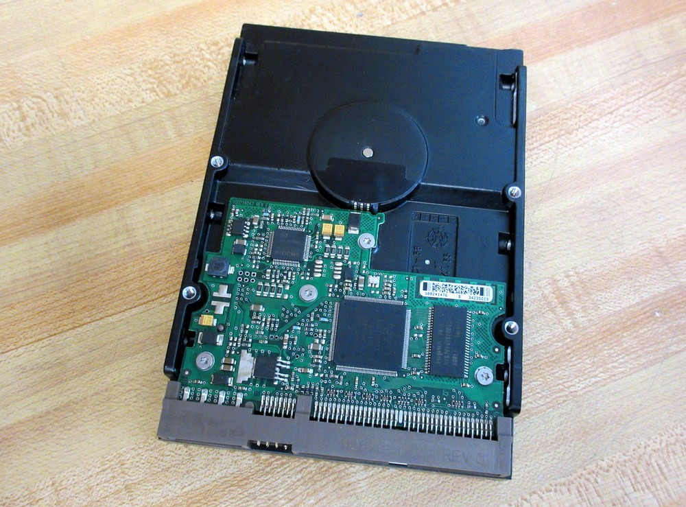 Seagate 9W1021-302 3.5″ HDD ST320014A Non-Refundable
