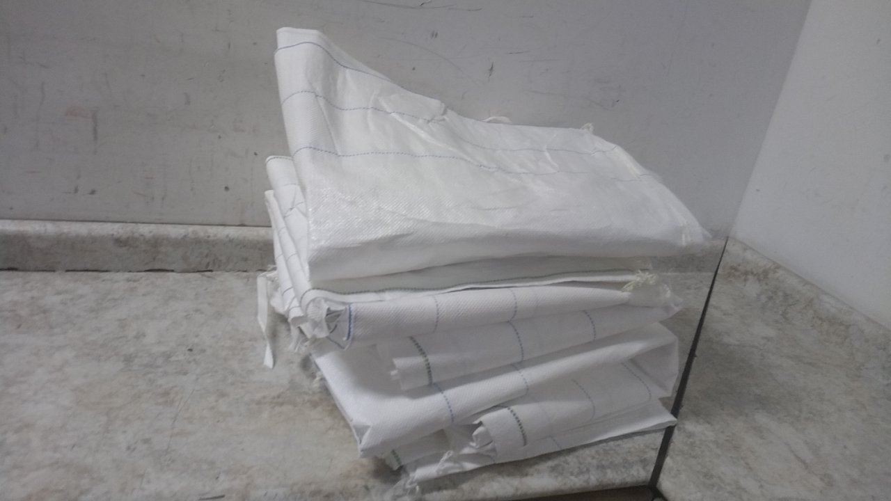 Shoptough 228284 5 Pk 36 In Inside L/W 2500 Lb Weight Cap Bulk Bags with Spout