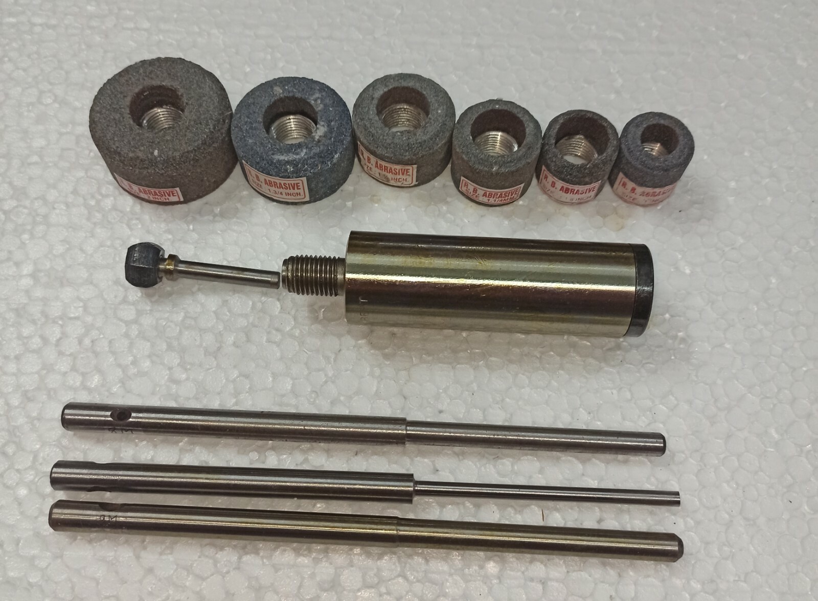 VALVE SEAT GRINDER STONE HOLDER BLACK&DEKR + STAR DRIVE WITH 3 PILOTS & 6 STONES