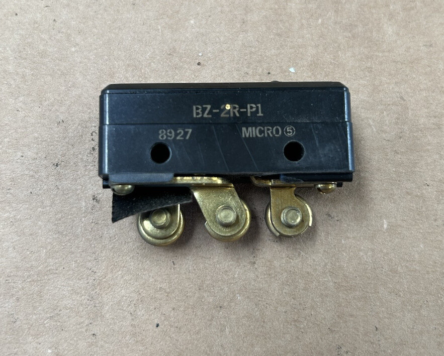 HONEYWELL BZ-2R-P1 15A 600V PIN PLUNGER SPDT BASIC MICRO SWITCH