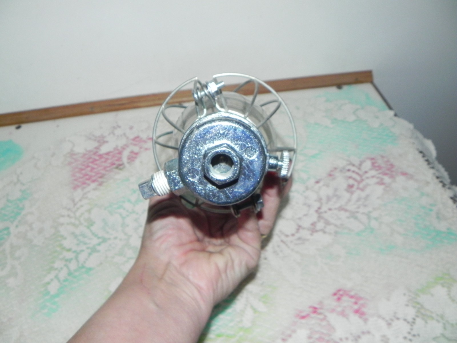 Trico Opto-Matic #5 Constant level oiler 1/4″ NPT, 8oz Globe w/ cage 30006
