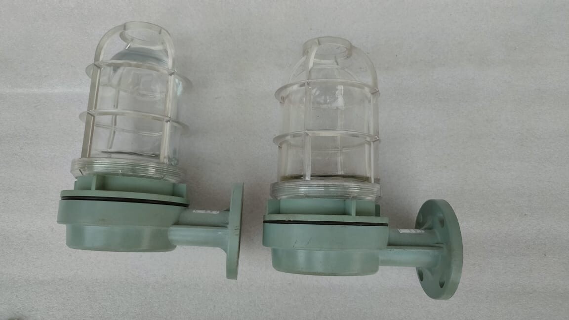 WB-2B MARINE WALL LIGHT 220V 60W IP56 LOT OF 2