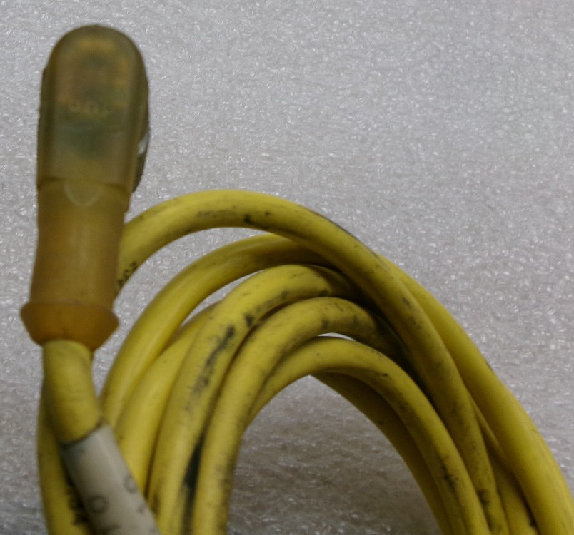 IFM EFECTOR E10903 PNP 4-PIN 90° M12 Connector Cordset USED 3′ L #372K