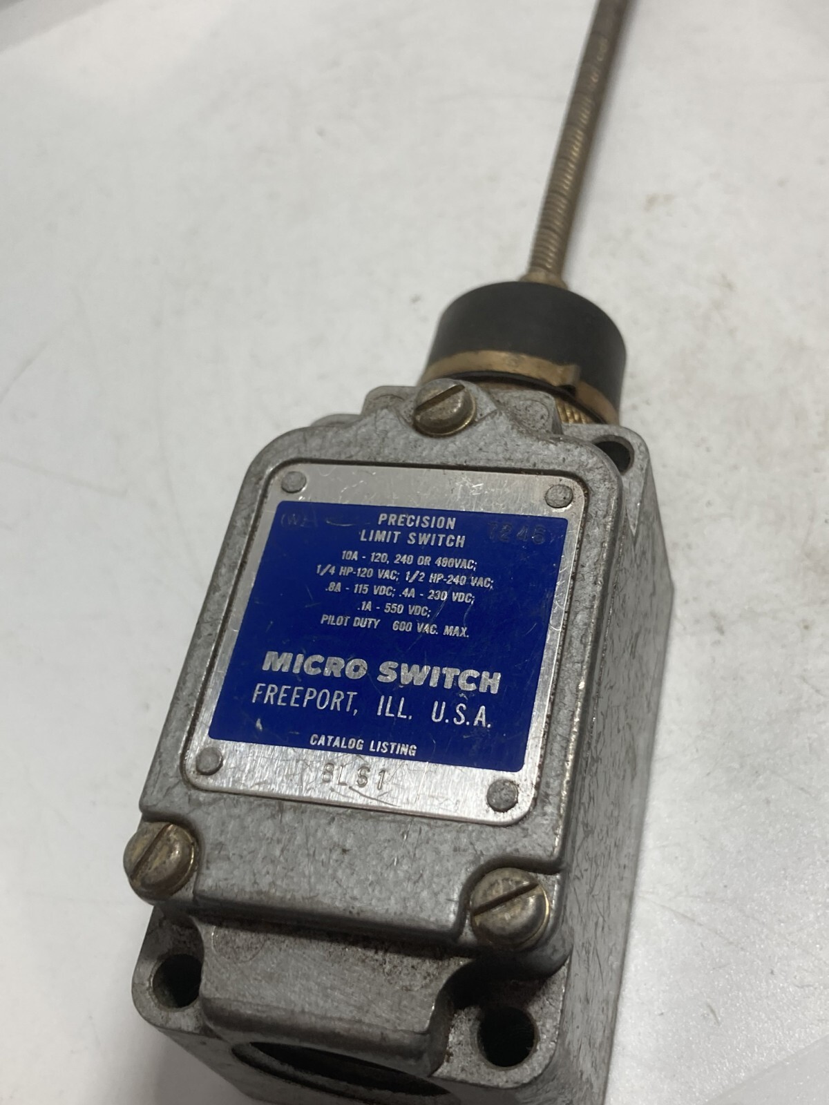 HONEYWELL 8LS1 LIMIT SWITCH 1NO/1NC WOBBLE ROD 10A 480VAC 600V MAX