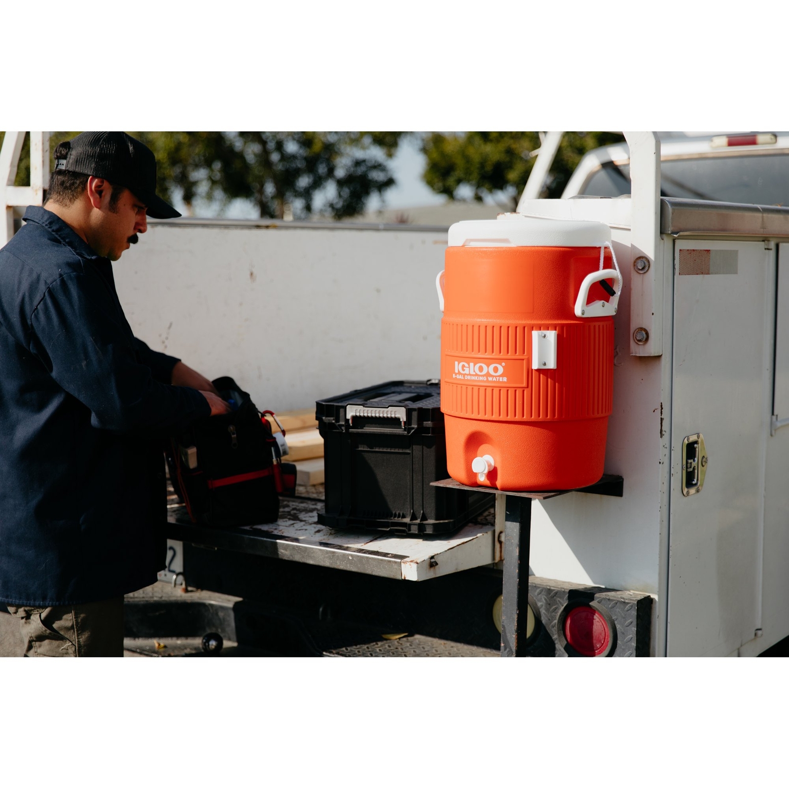 Igloo 5-Gallon Heavy-Duty Beverage Cooler – Orange