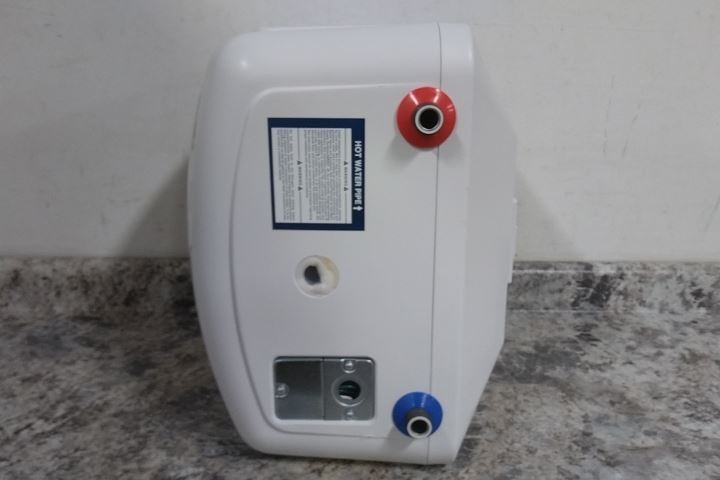 Bosch ES8 7.1 Gal Tank Capacity 120VAC Point-of-Use Water Heater (C)