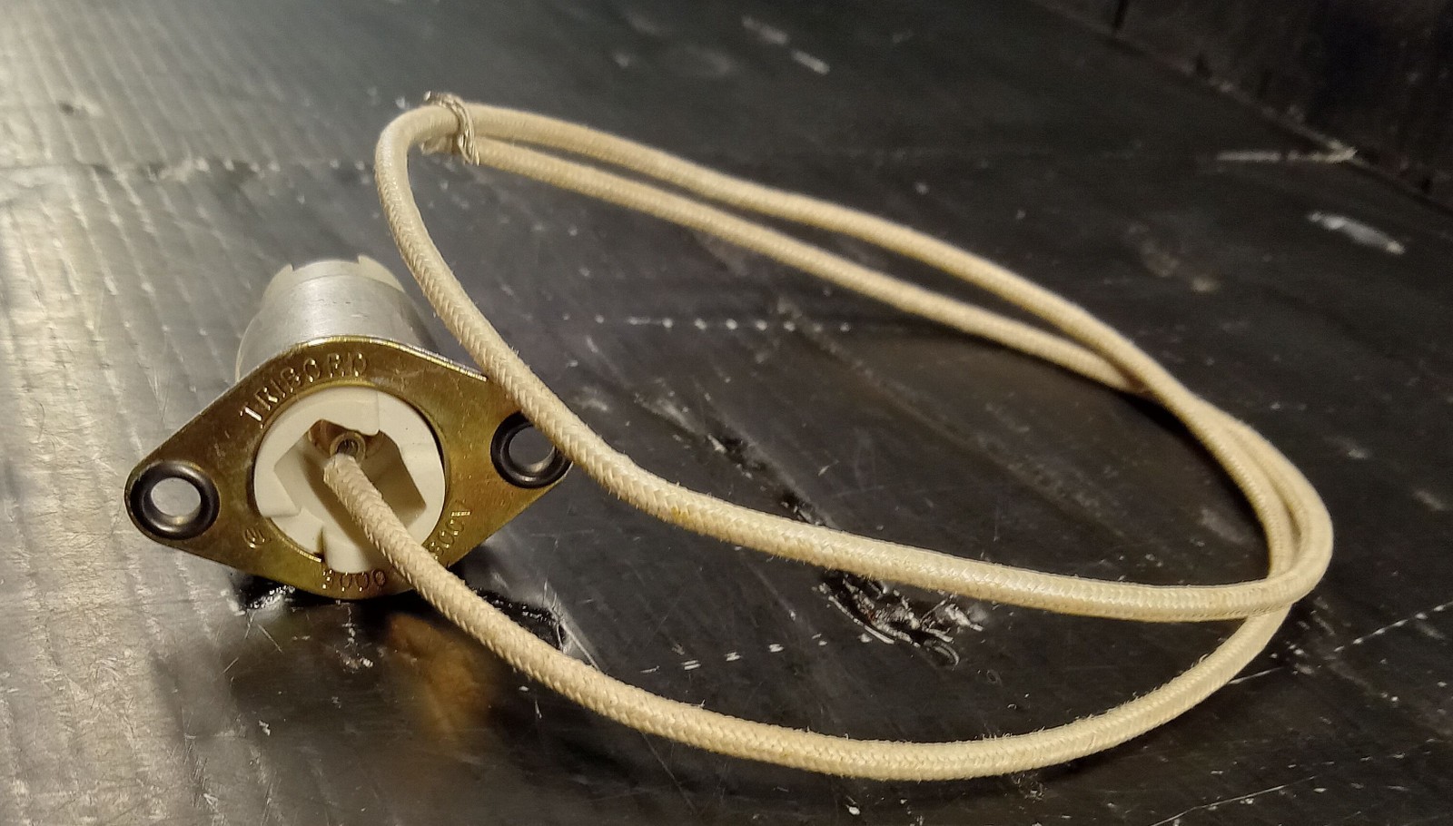 1 NEW TRIBORO 3000W 600V SPRING LOADED SOCKET NNB ***MAKE OFFER***