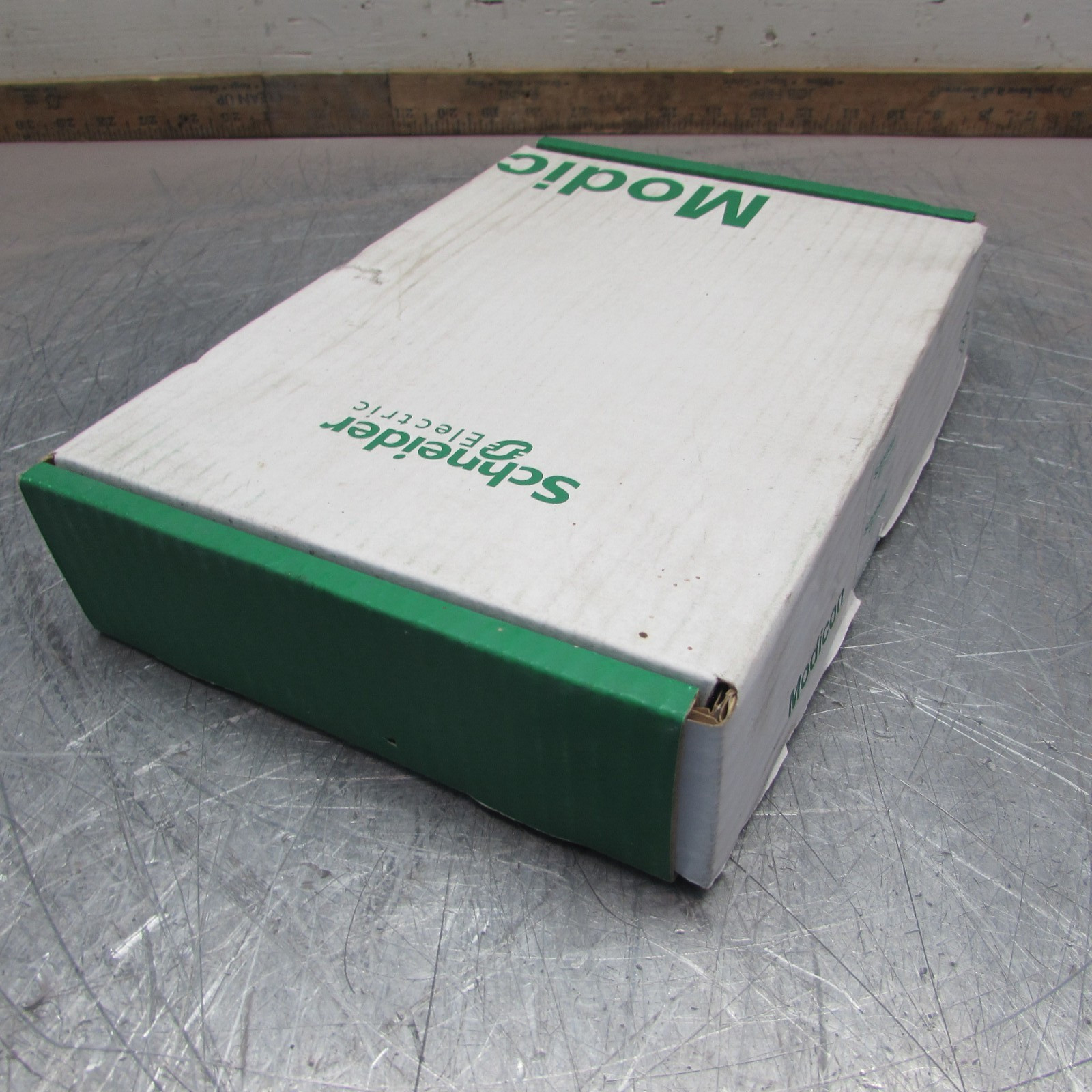 NEW! SCHNEIDER 170ADI35000 , 32pt DIGITAL INPUT , 24VDC, SEALED! MAKE OFFER!