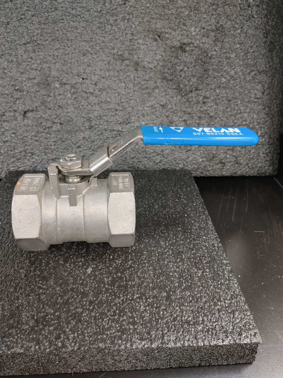 VELAN S07-B0213-SSEA HB2000 1 1/2″ 2000 WOG CF8M Memoryseal Resilient Ball Valve