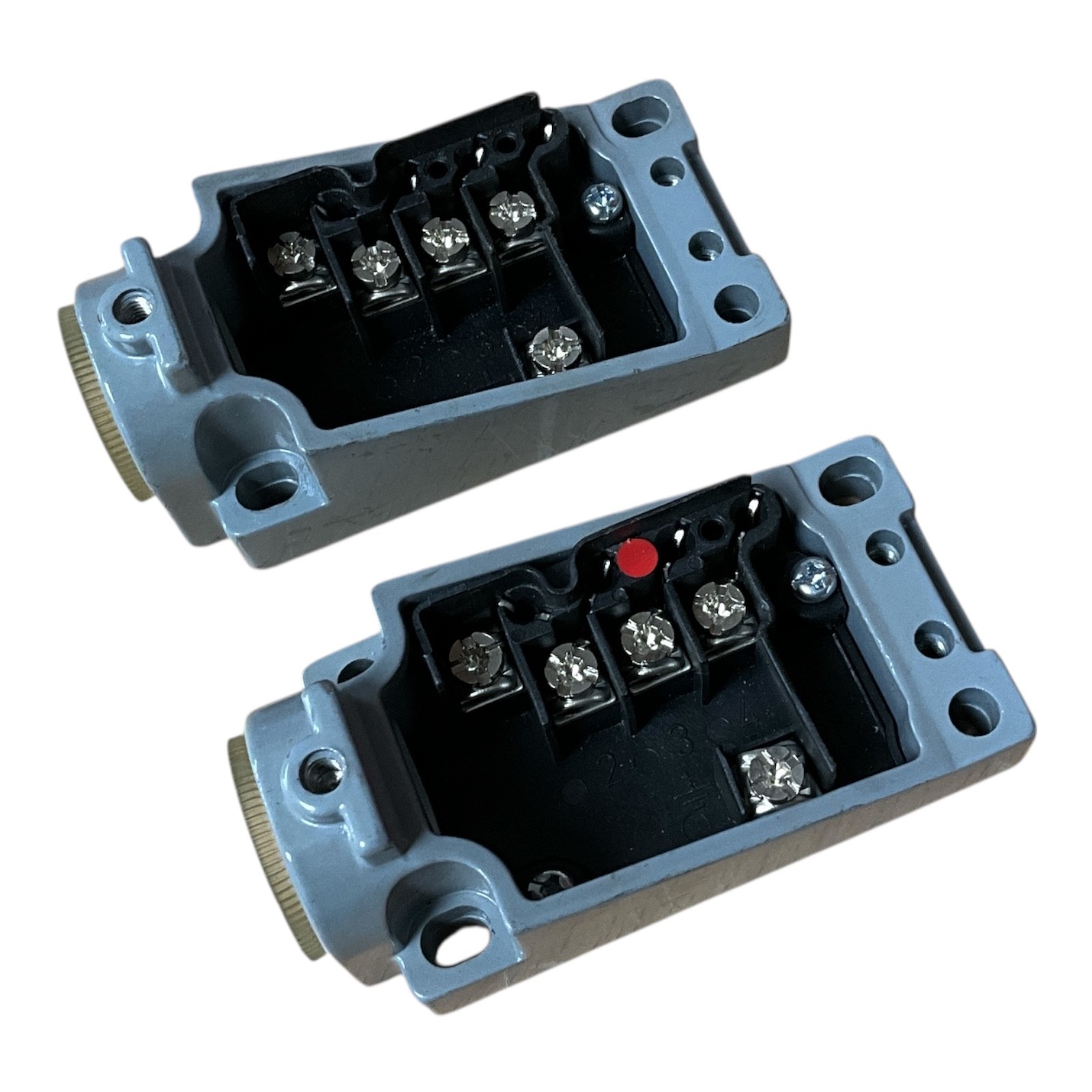 NEW SET OF 2 PEPPERL & FUCHS 4-3070 WITH RECEPTACLE BODIES