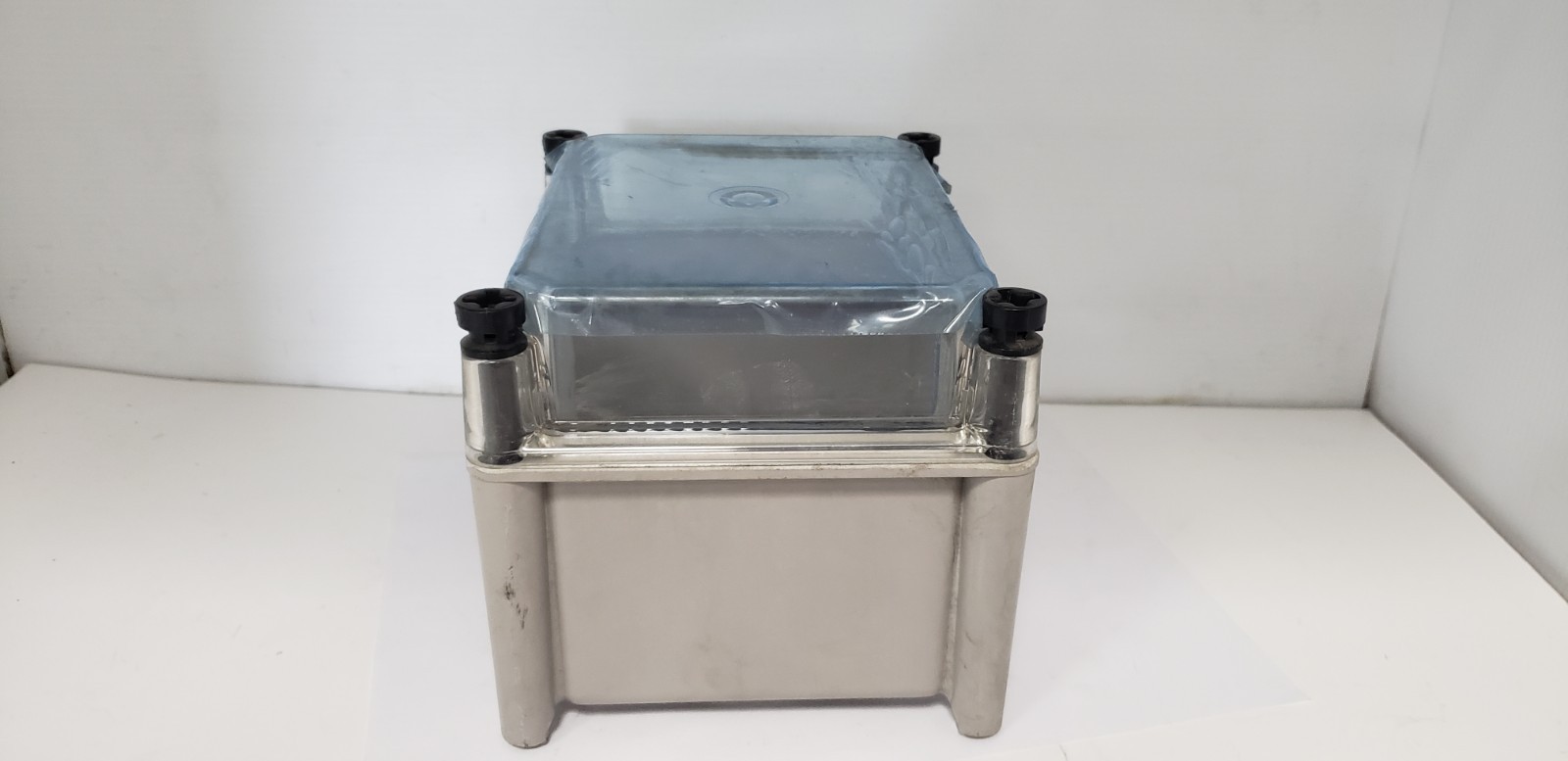VYNCKIER TYPE APO / TYPE 4,12 ENCLOSURE SYSTEM, 7-3/8″ x 6″ x 5-1/2″ TALL, NNB